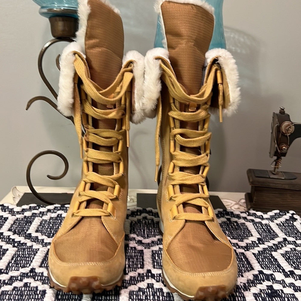 Timberland Wheat Grammercy Boot Women - Picture 2 of 16